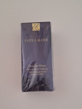 Estee Lauder Double Wear Stay-in-Place Makeup ON1 ALABASTER